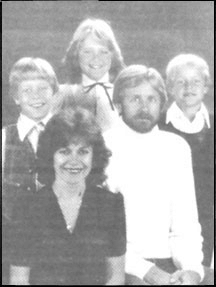 Family.gif (51868 bytes)