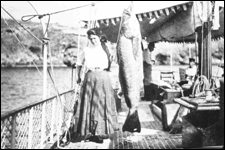Woman and fish.gif (40337 bytes)